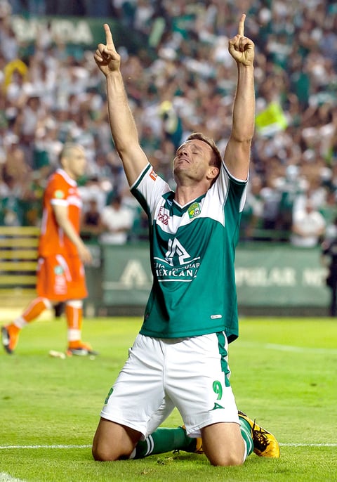 Pacheco le puso un servicio a Nieves, quien convirtió el 2-0 en el minuto 21 y poco después el brasileño anotó el 3-0 ante un error de la zaga.