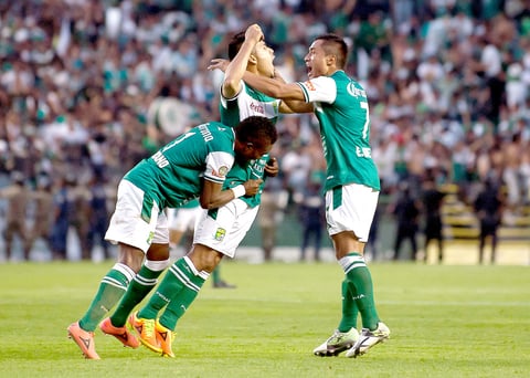 Al 22 vino un servicio desde la derecha hacia el área, que en el centro ganó Eder Pacheco, quien con la testa no remató sino que le puso servicio a Luis Nieves, quien apareció de frente para cruzar su disparo con potencia a la derecha para el 2-0, con lo cual tomó así la ventaja en el marcador global, 3-2 de manera temprana.