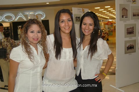 14052012 CARO,  Alexa y Adriana.