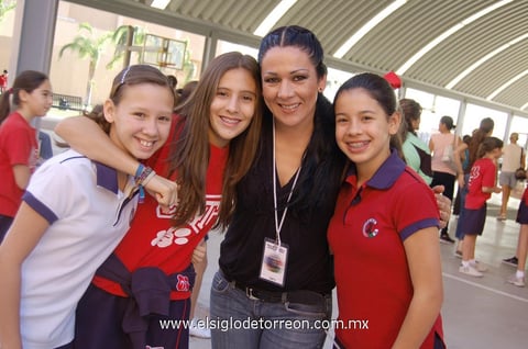 13052012 SOFíA,  Vero, Mónica y Andrea.