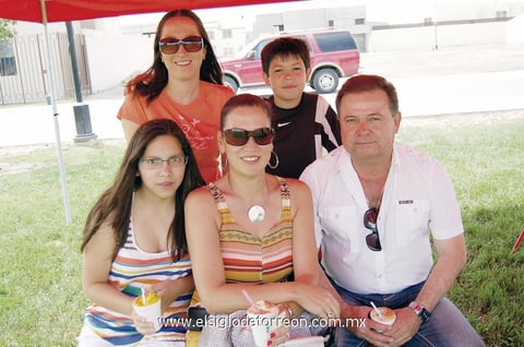 13052012 ÉRIKA , Tadeo, Ana Yolanda, Dora Alicia y Enrique.