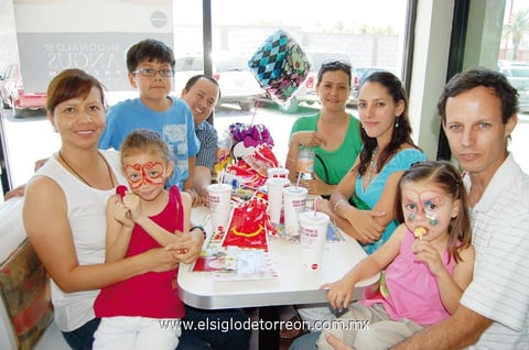 13052012 ÁNGELES , Lili, Ángel, Fernando, Brenda, Marian, Valeria y Hugo.