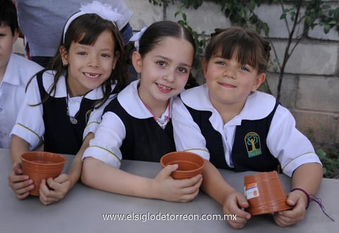 14052012 RENATA,  Daniela y Ana Laura.