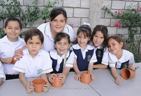 14052012 DIEGO , Diego, Tere, Mari Jose, Yoselin, Jéssica y Natalia.