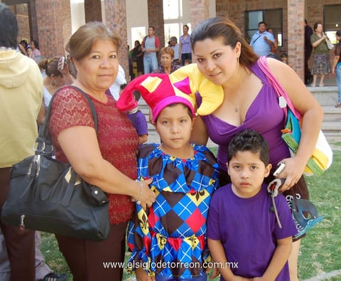 15052012 JULIETA , IvÃ¡n, Ivonne y Alan.