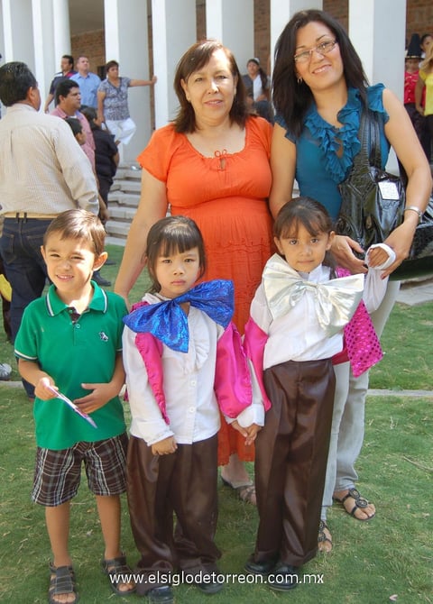 15052012 EDITH , LucÃ­a, Jorge, Meredith y JÃ©ssica.
