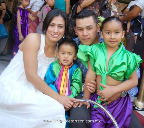 15052012 LUCY , Gael, Enrique y Renata GonzÃ¡lez.