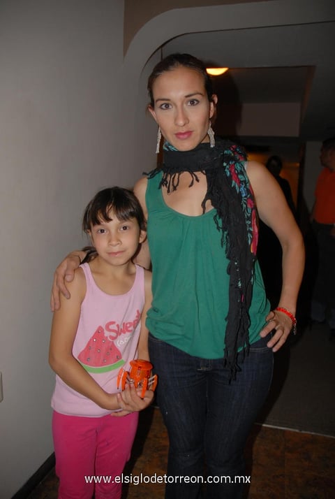 16052012 EUGENIA  Hernández y Julia Arnada.