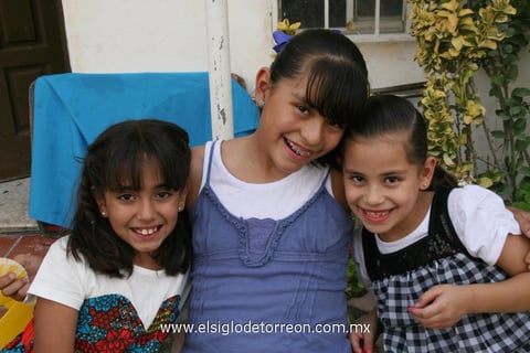 16052012 REGINA , Daniela y Diana.