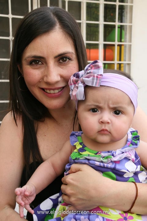 16052012 NADIA  de García y Arantza García.