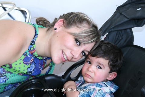 16052012 SANDRA  Calderón y Maximiliano Castillo.