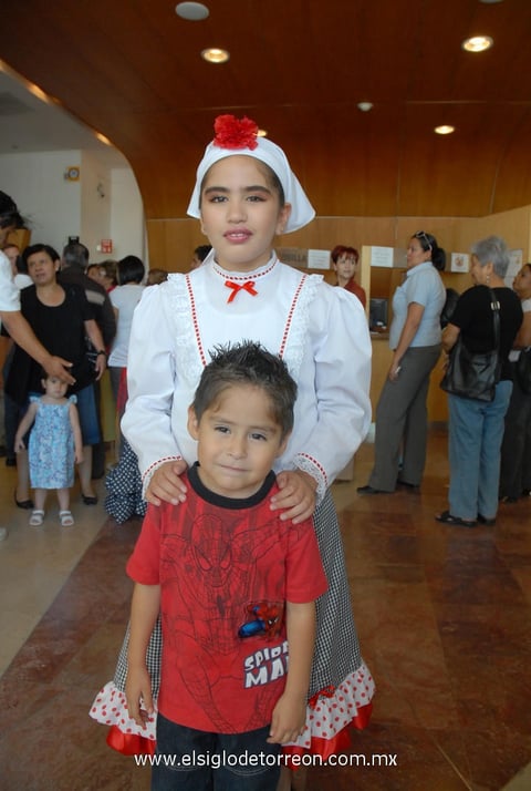 17052012 MICHELLE  y Diego.