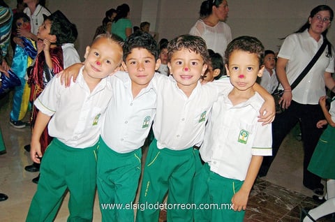 17052012 CARLOS , Patricio, Santiago y Santiago.