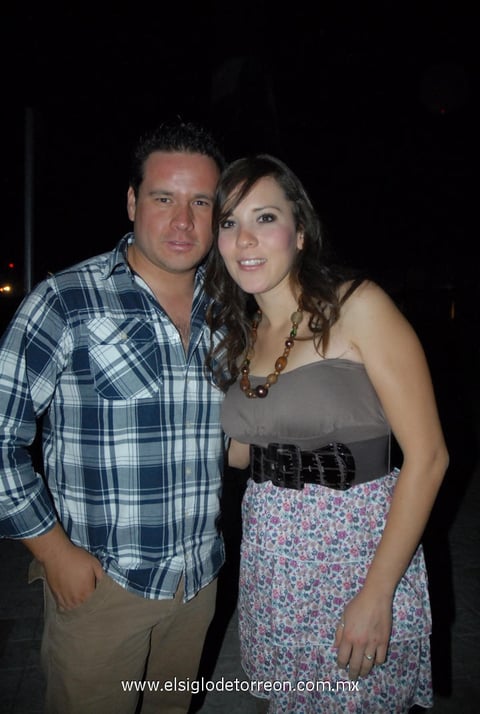 17052012 CESáR  y Mariana.