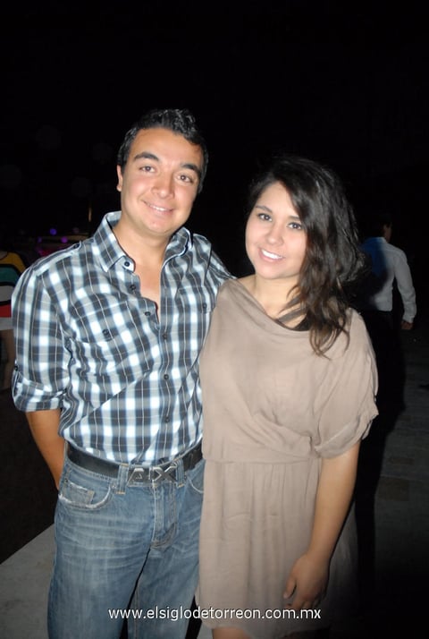 17052012 MARCOS  Casas y Rocío Martínez.
