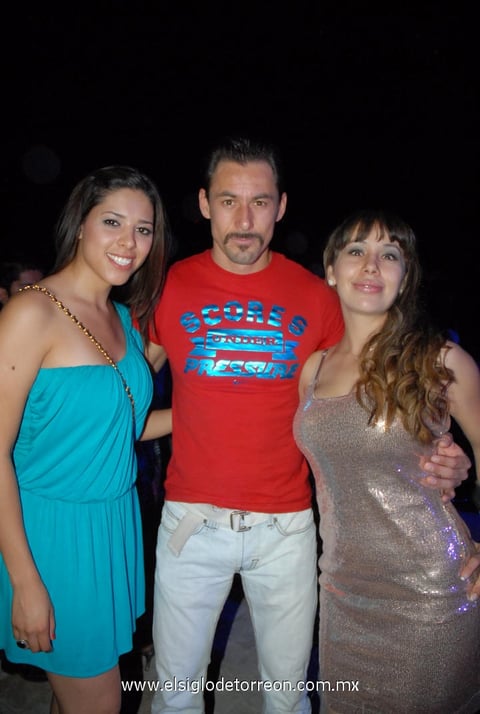 17052012 GRIS , Gio Paz y Paola.