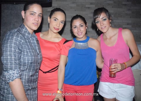 18052012 DENNIS,  Carla, Mara y BegoÃ±a.