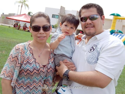 Ceci, Ricardo Jr. y Ricardo.