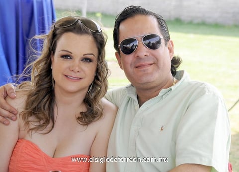Gaby y Luis Mojica.