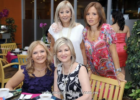 Yoyis de Escamilla, Beba Escamilla, Patricia Treviño y Patricia Quiroga.