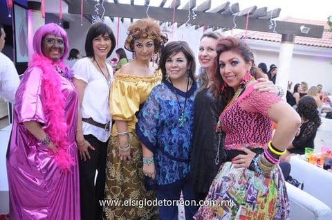 Rosa Cruz, Iliana Medina, Dora Sánchez, Sara Molina, Marce Steris y Gris Ayup.