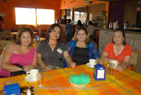 19052012 ARACELI,  Nancy, Martha y Lola.