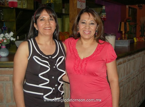 19052012 LETICIA  Molina y Rosa Isela Molina.