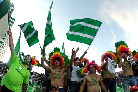 Los seguidores guerreros dejaron de lado lo común para alentar a Santos.