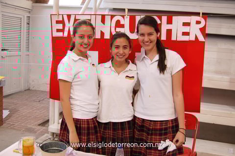 21052012 STEPHANIE , Ana Sofía y Selene.