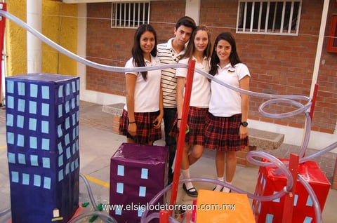 21052012 ANDREA,  Rogelio, Ámbar y Gisela.