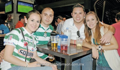 22052012 LILIANA,  Javier, Roberto e Ilse.
