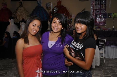 20052012 DENISSE  Urbina, Angeliza Marín y Aurora López.
