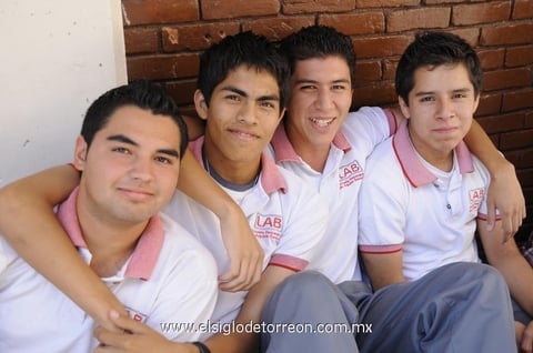 24052012 JONáS,  Jonathan, Miguel y Alex.