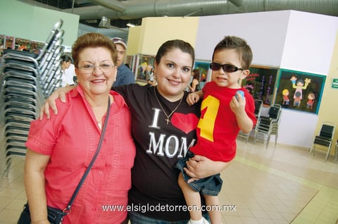 21052012 MARICRUZ , Cristina y Mateo.