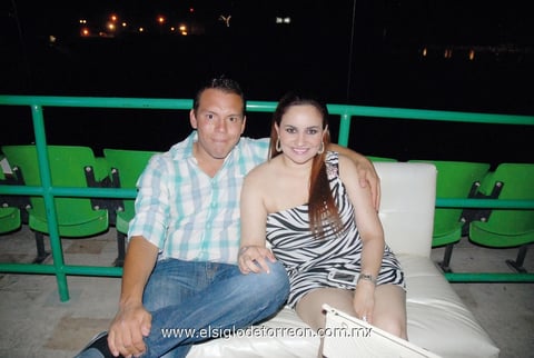 23052012 PEDRO  y Michelle.