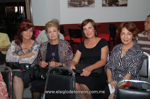 21052012 MARISSA , María Estela, Joann y María Elena.