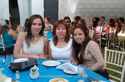 21052012 MARCELA , Susy y Azu.