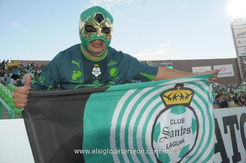 19052012 Bandera y máscara.