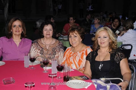 20052012 LUPITA , Olivia, Aurora y Karla.