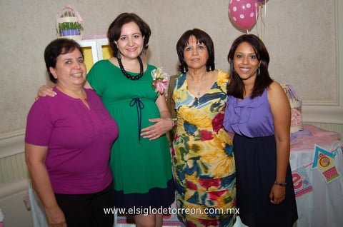 24052012 PATRICIA  Hernández en su fiesta de canastilla en compañía de Patricia Ramírez, Josefina Martínez y Rosy Niño.