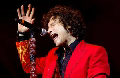 Enrique Bunbury ofreció sus éxitos al público mexicano en el Wirikuta Fest.