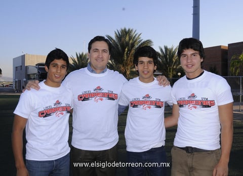 26052012 JAIME  Tonathiú Ochoa, Mtro. Gerardo Ortiz, Beto Gallegos y Aldo Pérez.