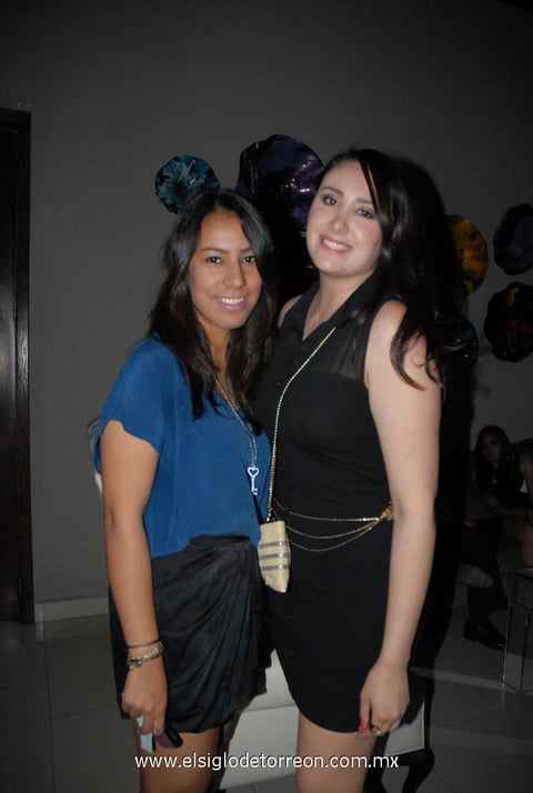 27052012 MARLEN  Montoya y Mónica Ayala.