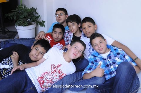 28052012 JESúS,  Luis, Josué, Jonathan, Ernesto, Luis y Josué.