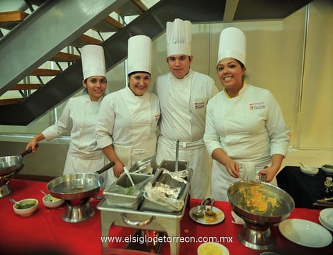 27052012 ALEX  García, Adrián Ceija, Roberto Reza, Cristian Concha, Shantal Pérez y Lucía Hernández.