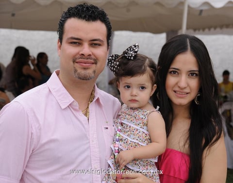 25052012 GUILLERMO , Isabella y Dany.