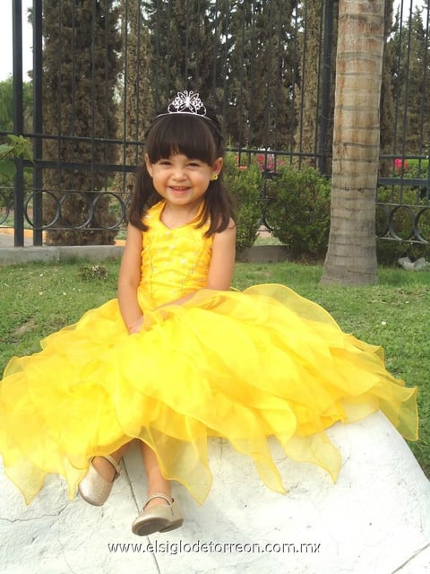 27052012 KAROL JANETH  Rodríguez lució muy linda en su fiesta de cumpleaños.