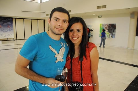 28052012 MAURICIO  Madera y Ale Robles.