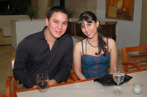 28052012 MARIO  y Yocelyn.