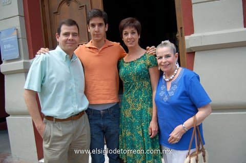 28052012 ÓSCAR , David, Vicky y Gaby.